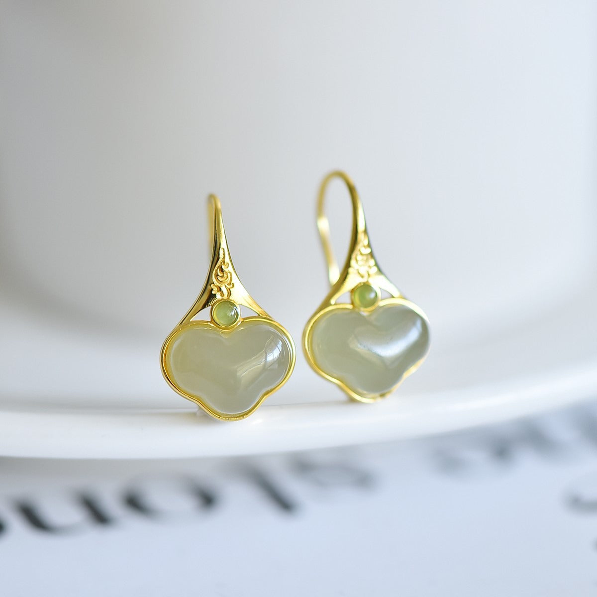 s925 silver-set Hetian jade Qinghai material Jadeite Earrings · Size 9×11