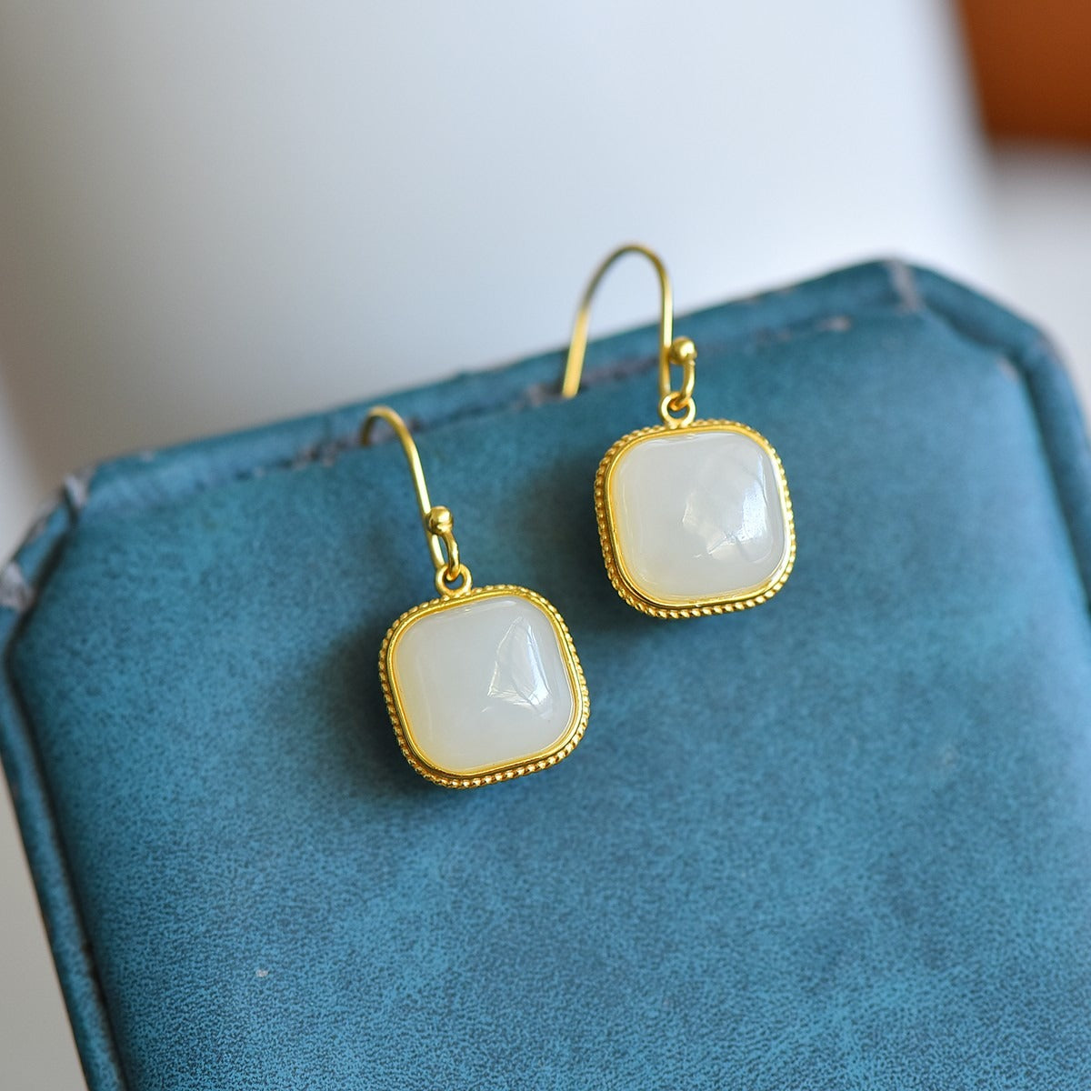 s925 silver-set Hetian jade square domed design plain silver Jadeite Earrings · Size 8×8