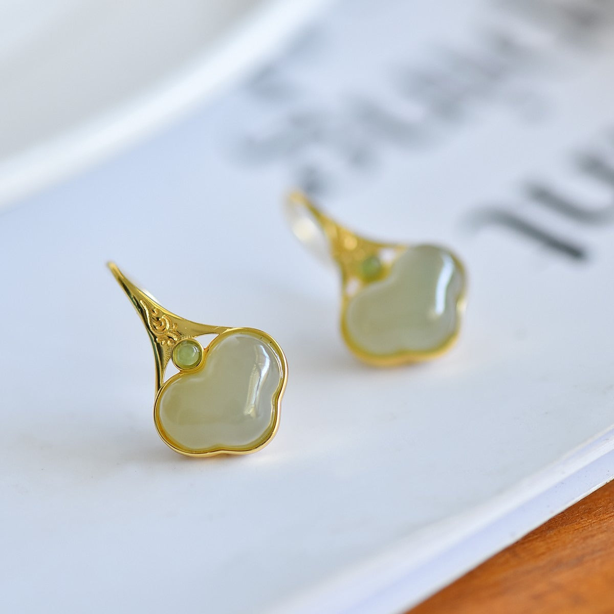 s925 silver-set Hetian jade Qinghai material Jadeite Earrings · Size 9×11