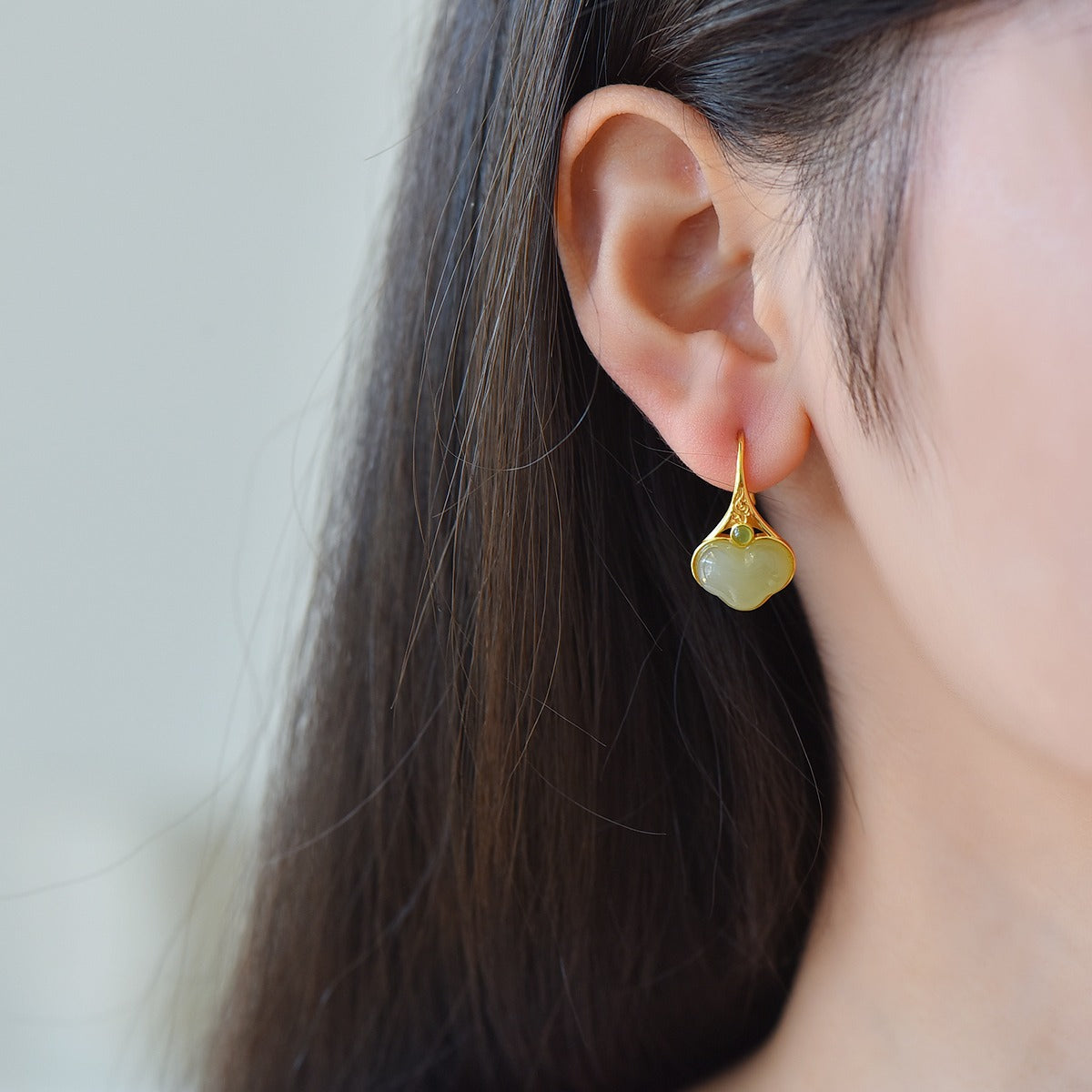 s925 silver-set Hetian jade Qinghai material Jadeite Earrings · Size 9×11
